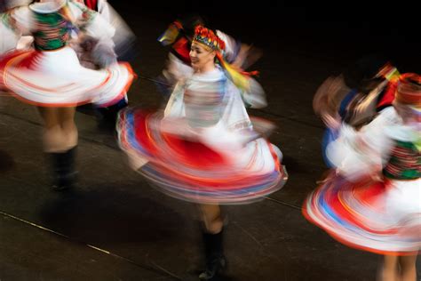 Shumka Emerge - Shumka | Canada's Ukrainian Shumka Dancers