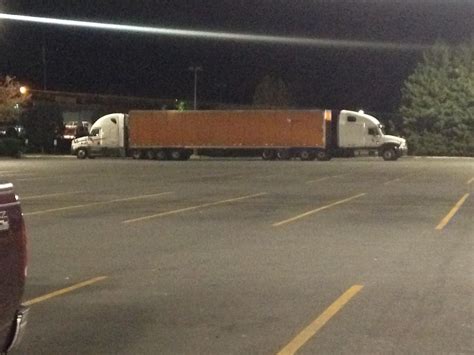 A double-ended truck : r/confusing_perspective