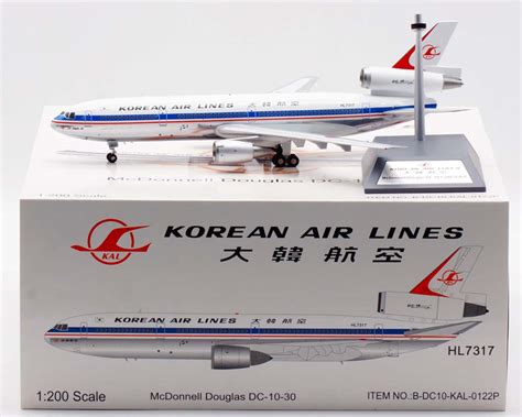 JetCollector Korean Air DC 10 30 W Stand HL7317 1 200 Scale B