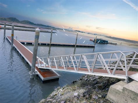 Pontoon Floating Dock Aluminum Gangway With FRP Decking China