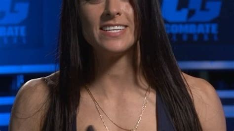 VIDEO La luchadora que está revolucionando la UFC con su explosivo entrenamiento en bikini