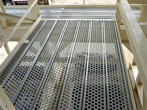 Galvanised Steel Perf O Grip Plank Grating Perforated Metal Screen