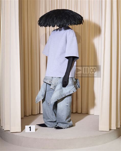 Balenciaga Fashion Show Runway Couture Fall Winter 2024 Paris