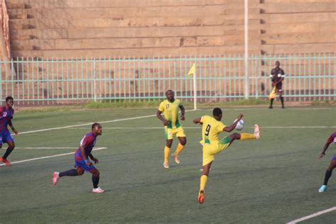 Championnat National Saison Lasfa Yennenga Accroch E Par