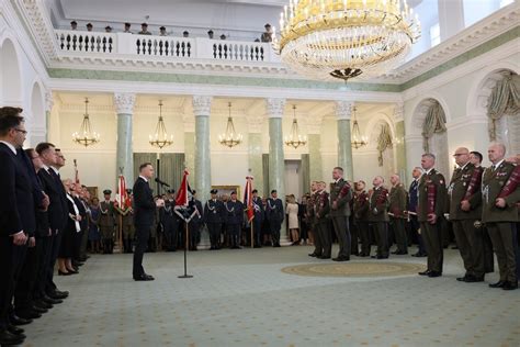 Prezydent Andrzej Duda Wr Czy Nominacje Generalskie Piotr Bo Ko Oraz