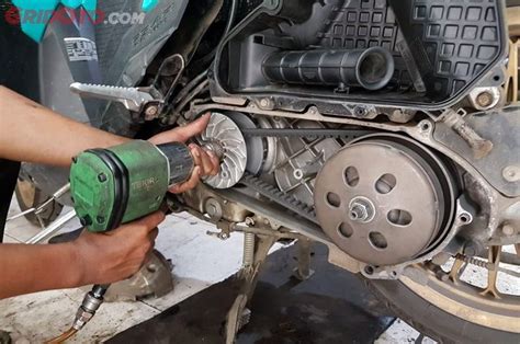 Ini Efek Negatif Bongkar CVT Motor Matic Saat Kondisi Mesin Panas