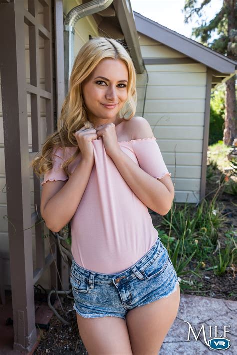 Blaten Lee Kennedy Kressler Milf VR BabeSource