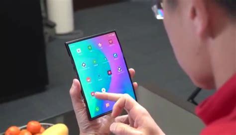 Xiaomi Reveals Its Foldable Phone In A Hands On Video Likely To Showcase At Mwc 2019 Telecomtalk