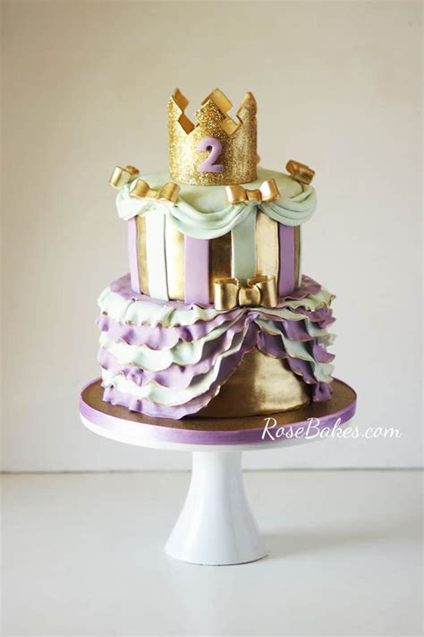 10 Pretty Princess Cakes