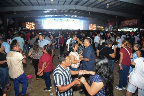 Feria Yucatán Xmatkuil 2024 la lluvia no impide el baile con la cumbia