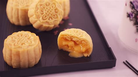 流心奶黃月餅 Lava Custard Mooncake Gâteau De Lune Au Coeur Fondant à La Crème Pâtissière