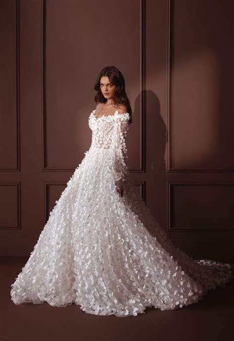 Pin By Emilia On Weddingdresses In Kleinfeld Bridal Pnina