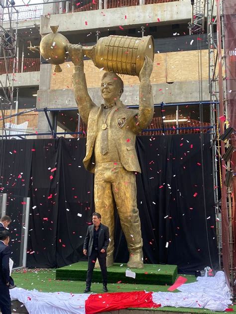 Estatua De Gallardo Revelaron El Motivo Del Tama O De La Entrepierna