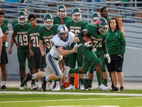 Hs Football The Woodlands Stands Tall In Win Over College Park