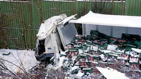 Unf Lle Mit Verletzten Bei Schnee Und Eisgl Tte In Th Ringen