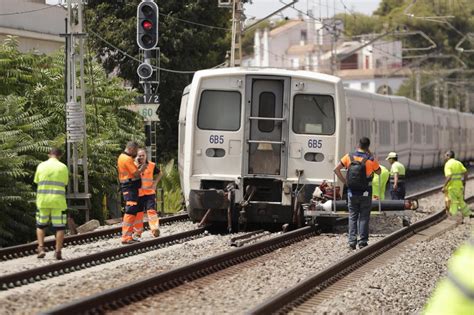 El descarrilamiento de un Talgo afecta a seis líneas de Cercanías de