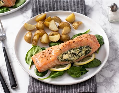 Creamy Spinach Stuffed Salmon Thecookful