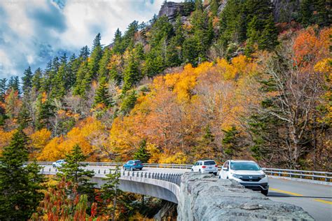 The Linn Cove Viaduct Trail Visitor Center History Brp Mp