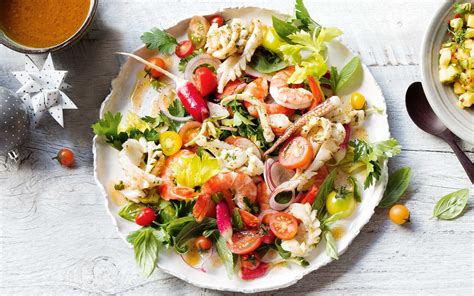 CÁC KIỂU LÀM SALAD, tin tức Mới nhất Salad hải sản kiểu Tây Ban Nha ...