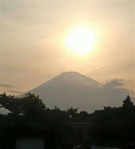 アウトレットで見た、夕暮れ時の富士山｜mtfuji View Spot｜富士山｜chafuka