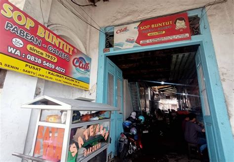 Tersembunyi Dalam Gang Sop Buntut Jadul Ini Hidden Gem Kuliner Di