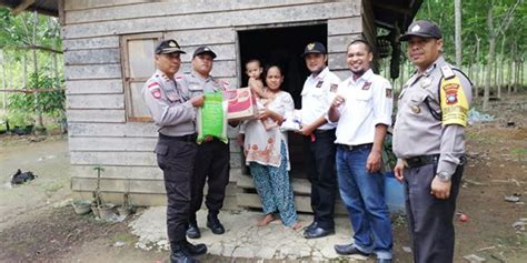 12 Warga Gunung Kijang Terima Bantuan SIJORIKEPRI