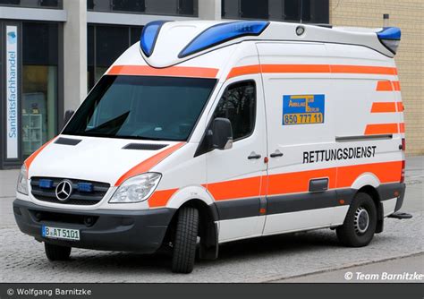 Einsatzfahrzeug Krankentransport Ambulanz Team Berlin Ktw B At