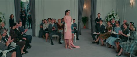 Миссис Харрис едет в Париж / Mrs. Harris Goes to Paris (Энтони Фабиан ...