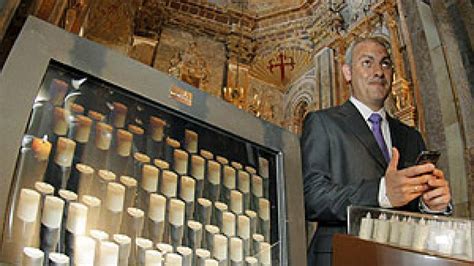 Encendido De Velas Por Sms En La Catedral Compostelana