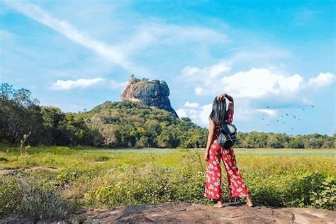 Colombo Pidurangala And Sigiriya One Day Hiking Tour