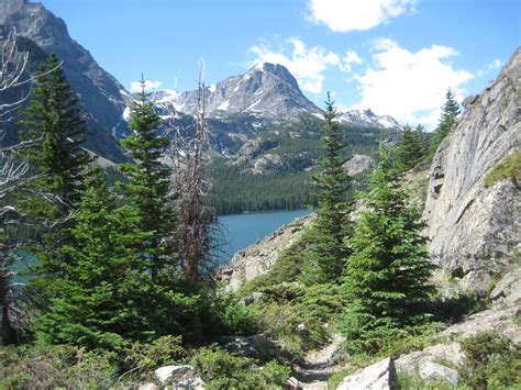 Rainbow Lake Beartooth Mountains Trail