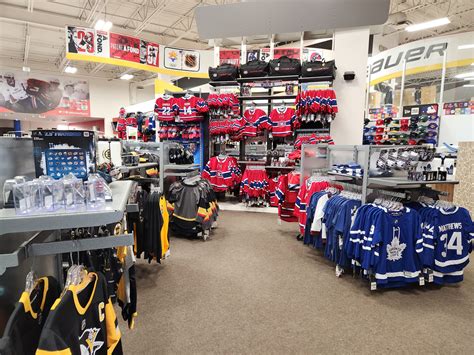 Amenities and Events at Centre d’Excellence Sports Rousseau 12