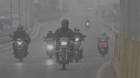 Bihar Weather Update चरम पर सर्दी का सितम कोल्ड डे जैसी ठिठुरन से थमी जिंदगी की रफ्तार 6