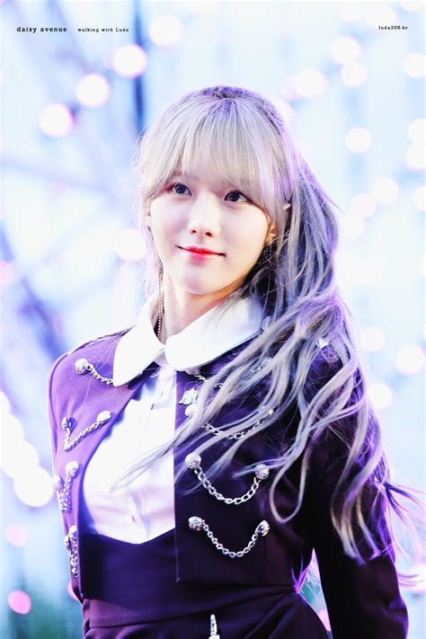 Luda Wjsn Wjsn Luda Red Velvet Joy Cosmic Girls Kpop Idol Punk