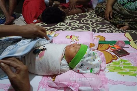 Tertinggal Di Dalam Rumah Bayi Berumur 2 Hari Selamat Dari Kebakaran