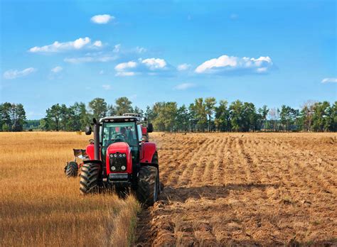 Common Tractor Problems and Solutions | Boehm Tractor Sales | Shiner Texas