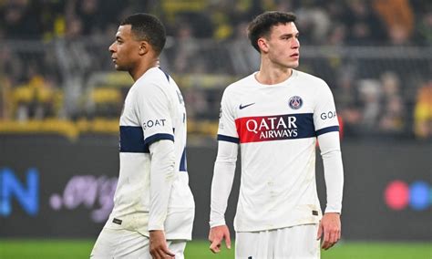 Manchester United S Est Fait Recaler Par Le Psg Pour Ce Milieu De