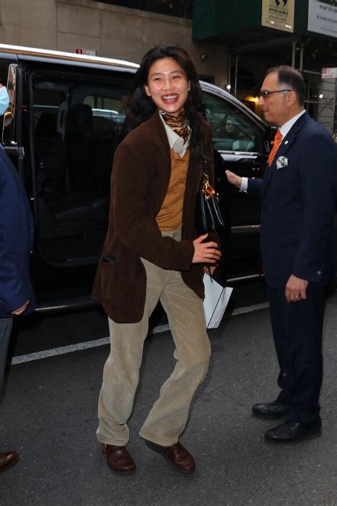 Photo Hoyeon Jung Actrice De Squid Game Se Rend à La Pre Met Gala Party à New York Le 1er