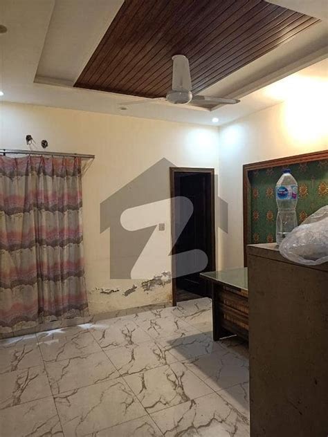 Johar Town Phase 2 Block J 5 MARLA 4 Bedroom Daring Room Double Kitchen