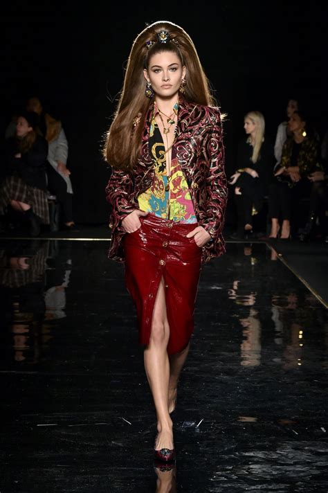 Grace Elizabeth At Versace Pre Fall 2019 Runway Show In New York 1202