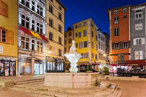 Photothèque Arnaud Frich Fontaine de la Place du Plot du Puy en Velay