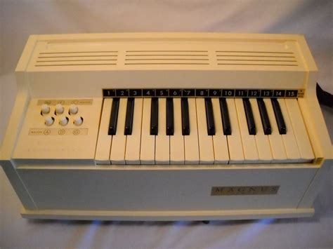 Vintage Electric Chord Organ Magnus Jewel