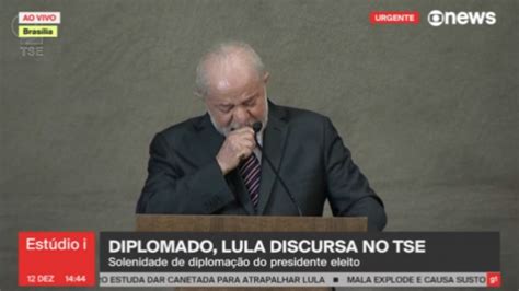 Lula Chora Em Diploma O E Aplaudido De P Reconquistar A Democracia