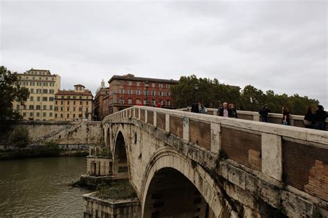 Tiber river | Christine Loves to Travel