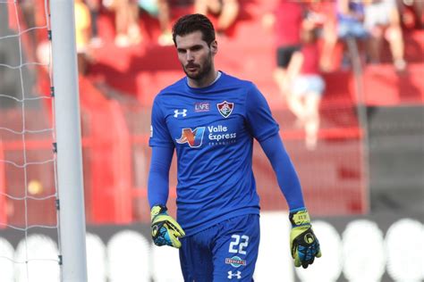 Athletic anuncia contratação do goleiro Júlio César ex Botafogo e