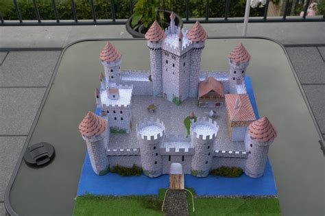 Maquette de château en papier