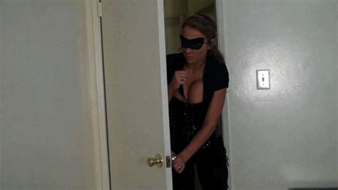 Superbound Bunny Madison Khloe Kapri In Sensual Lesbian Bondage The