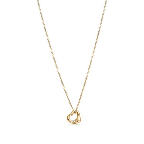 Elsa Peretti® 系列 18k 黄金镶钻 Open Heart 项链宽 11 毫米。 Tiffany And Co