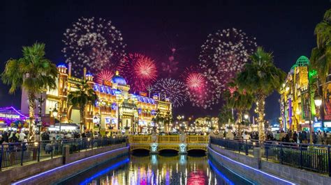 Fogos de artifício do Eid Fitr 2023 em Dubai e nos Emirados Árabes