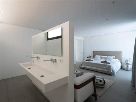 Minimalist bathrooms, plain and bare - Cosentino USA